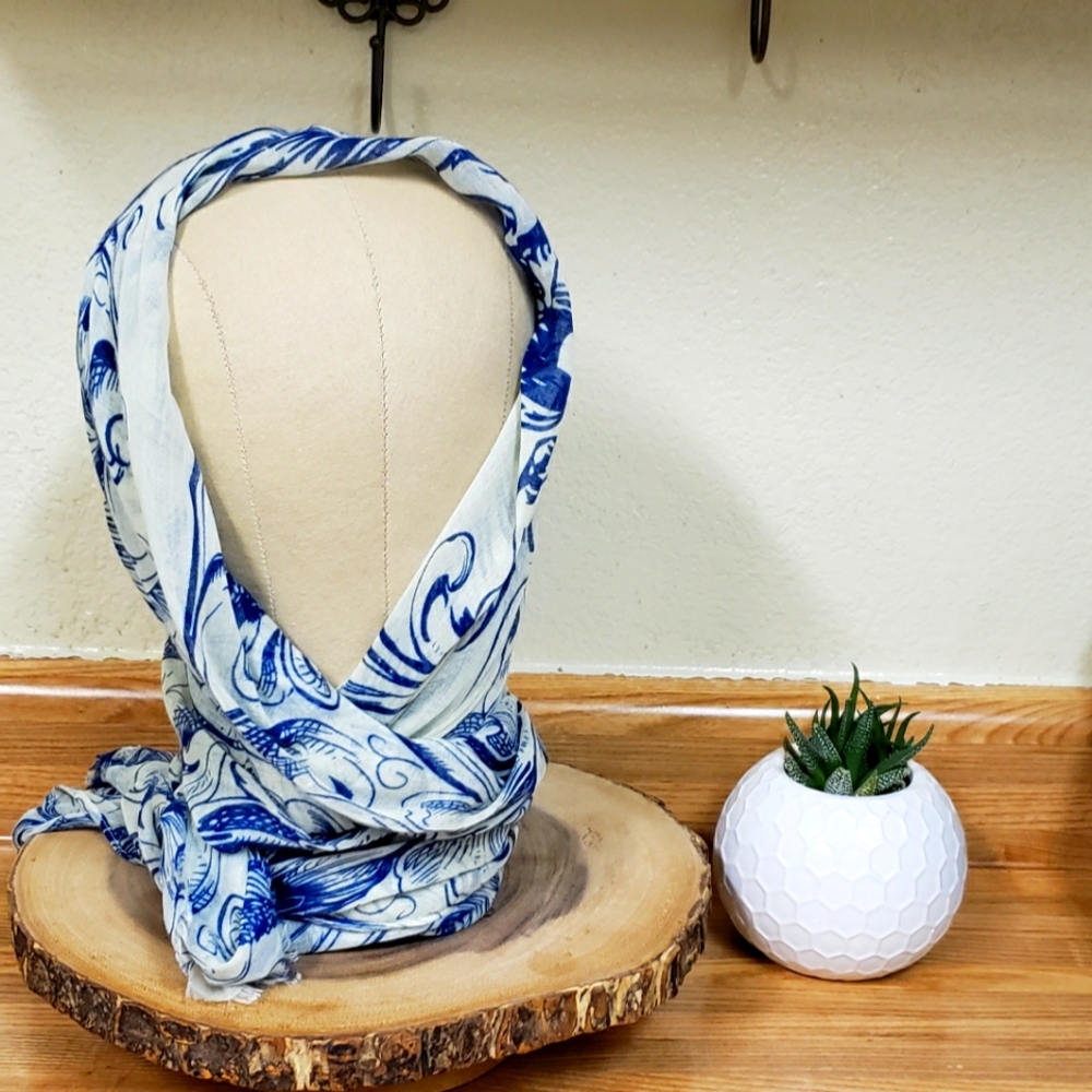 charming charlie  women scarf